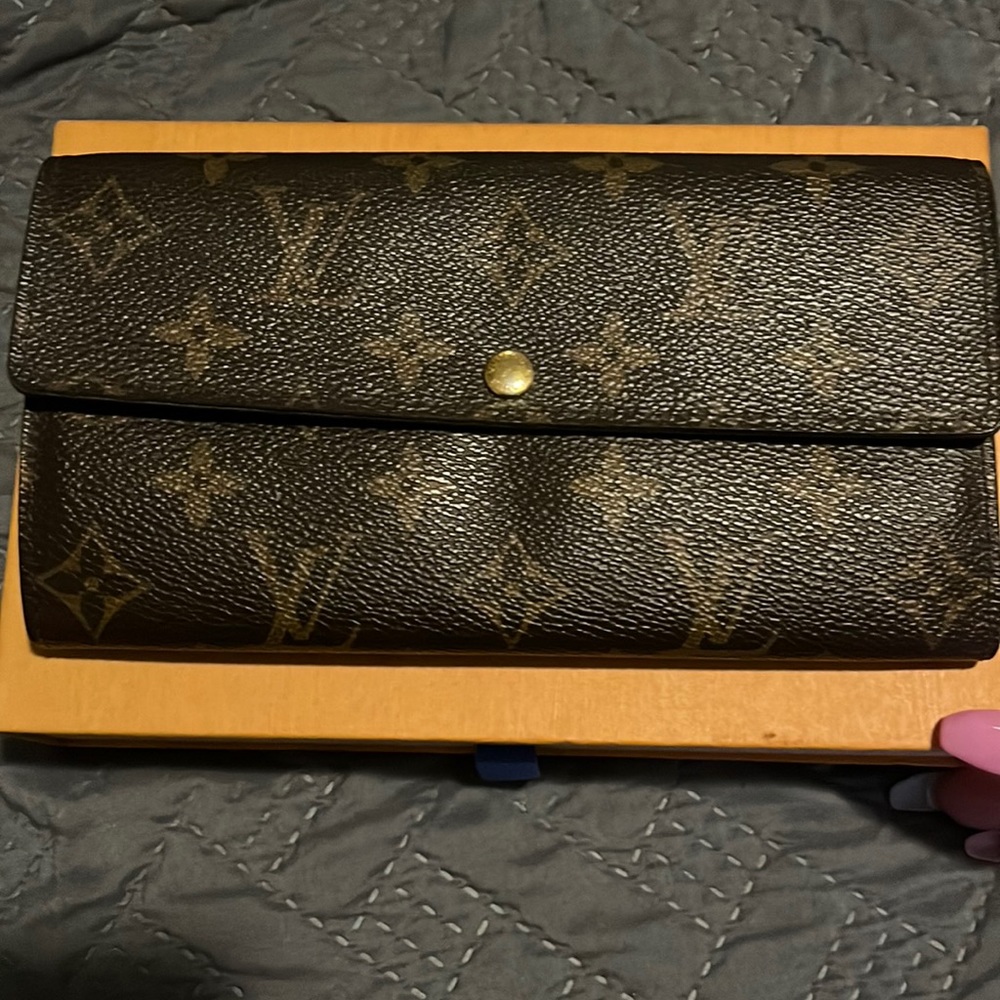 Louis Vuitton medium size wallet